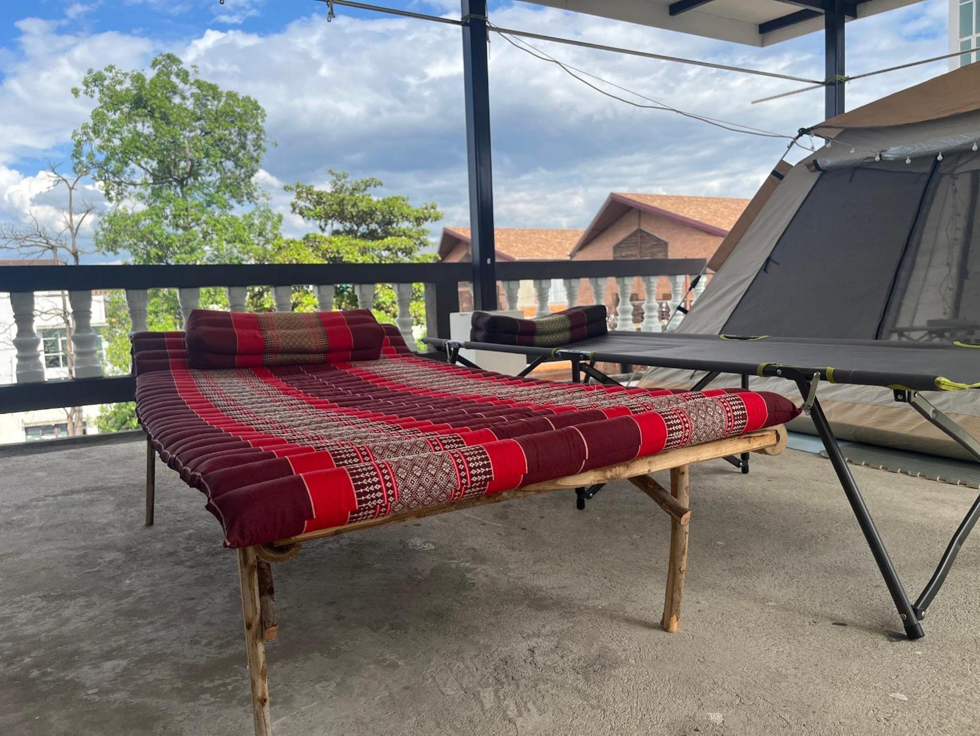 October Hostel Chiangmai Chiang Mai Eksteriør billede